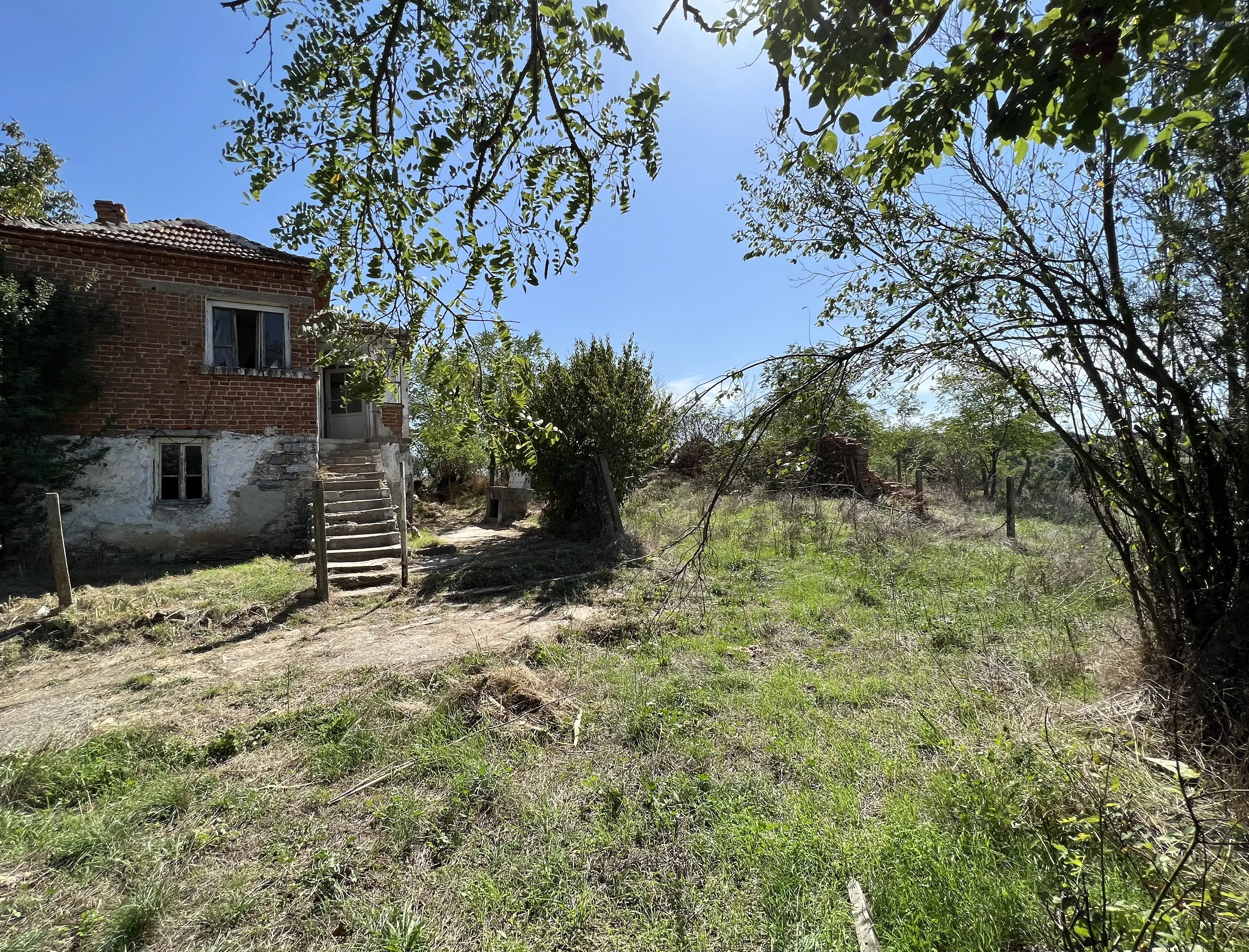 Twee verdiepingen tellend huis in Golyam Dervent - Bulgarije