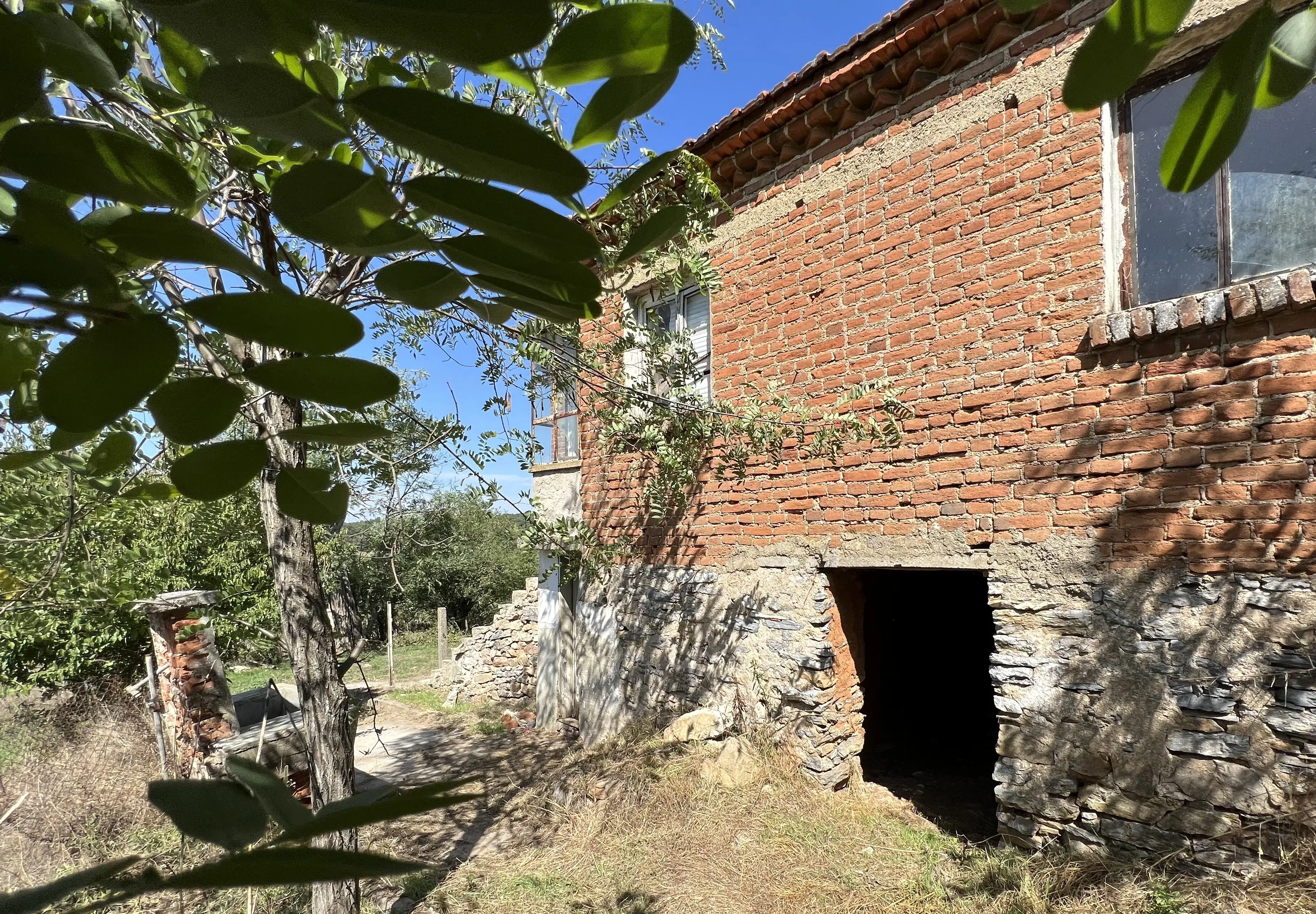 Twee verdiepingen tellend huis in Golyam Dervent - Bulgarije