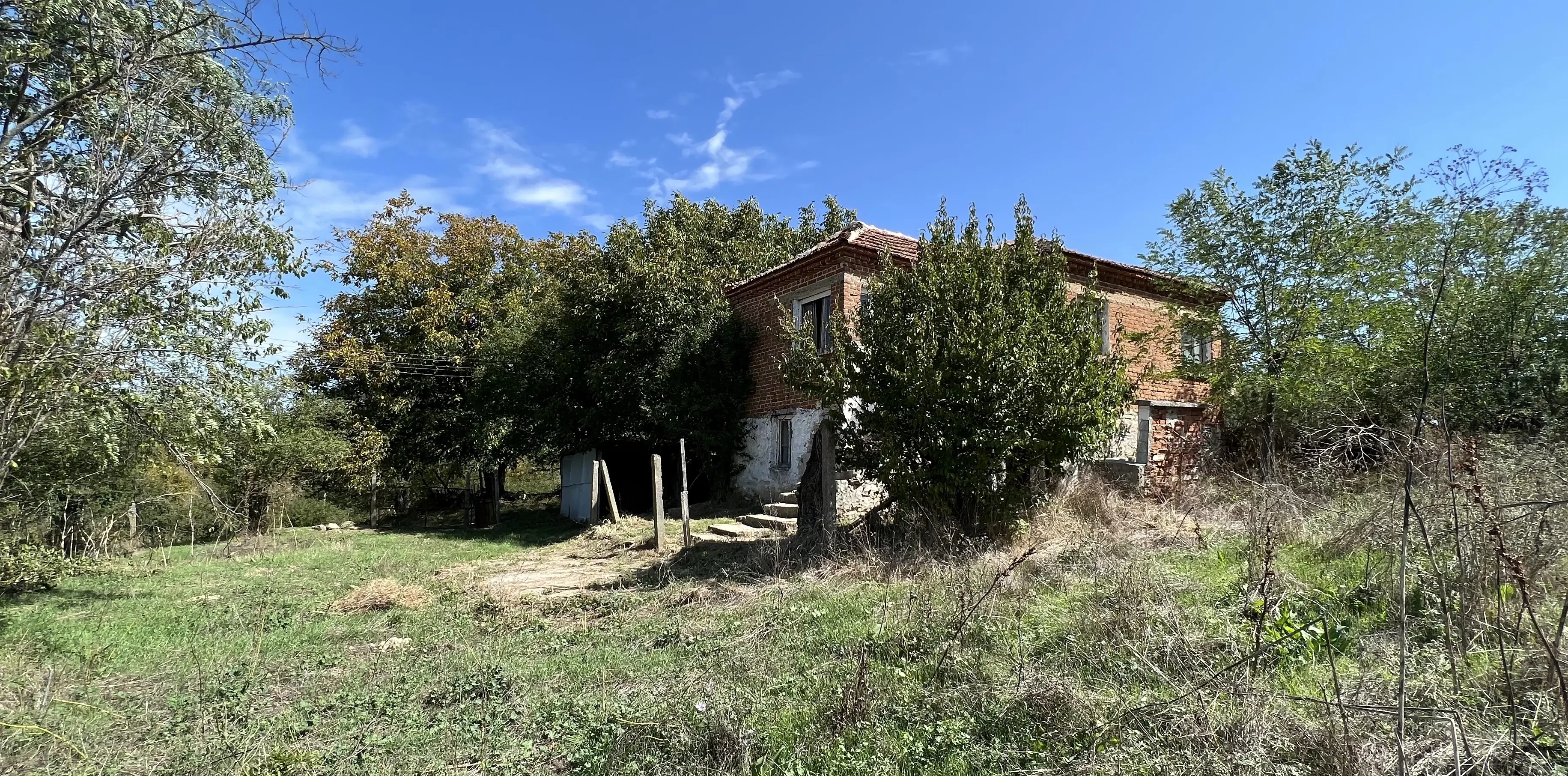 Twee verdiepingen tellend huis in Golyam Dervent - Bulgarije