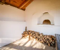 Twee verdiepingen huis, bijgebouwen en 766 m2 grond - Leshnikovo - Bulgarije