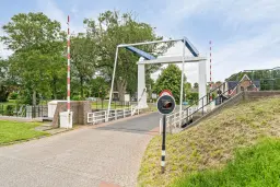 Anna Paulowna, Amsteldijk 1