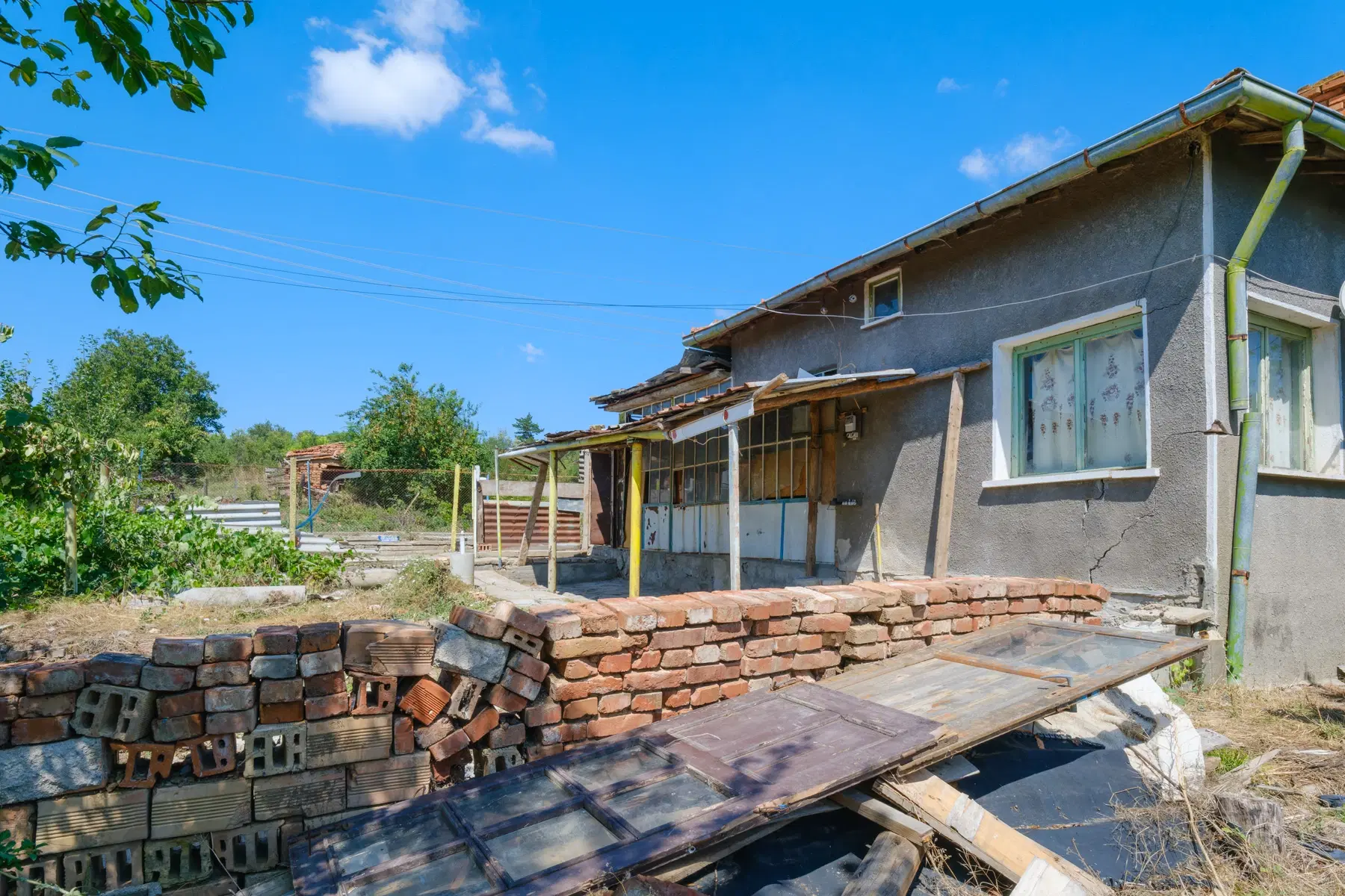 Huis op 2.040 m2 grond in Razdel - Bulgarije