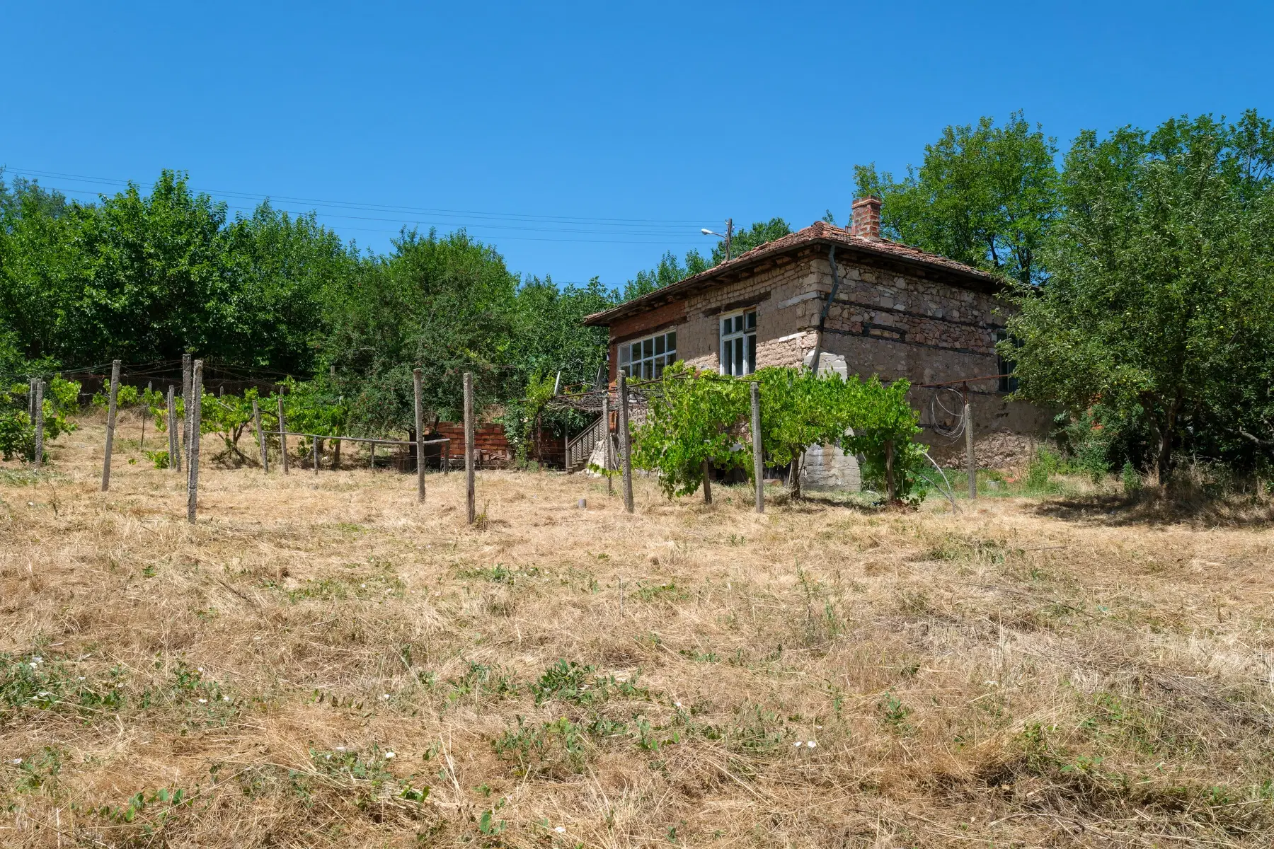 Huis op 2.564 m2 grond in Cherna Mogila - Bulgarije