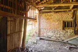 Huis op 2.564 m2 grond in Cherna Mogila - Bulgarije