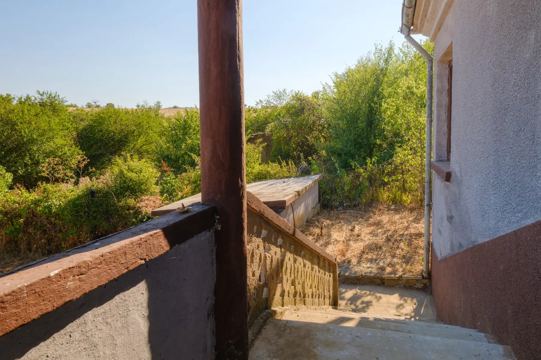 Twéé-onder-één-kap woning, bijgebouwen & 746 m2 grond in Studena Haskovo - Bulgarije