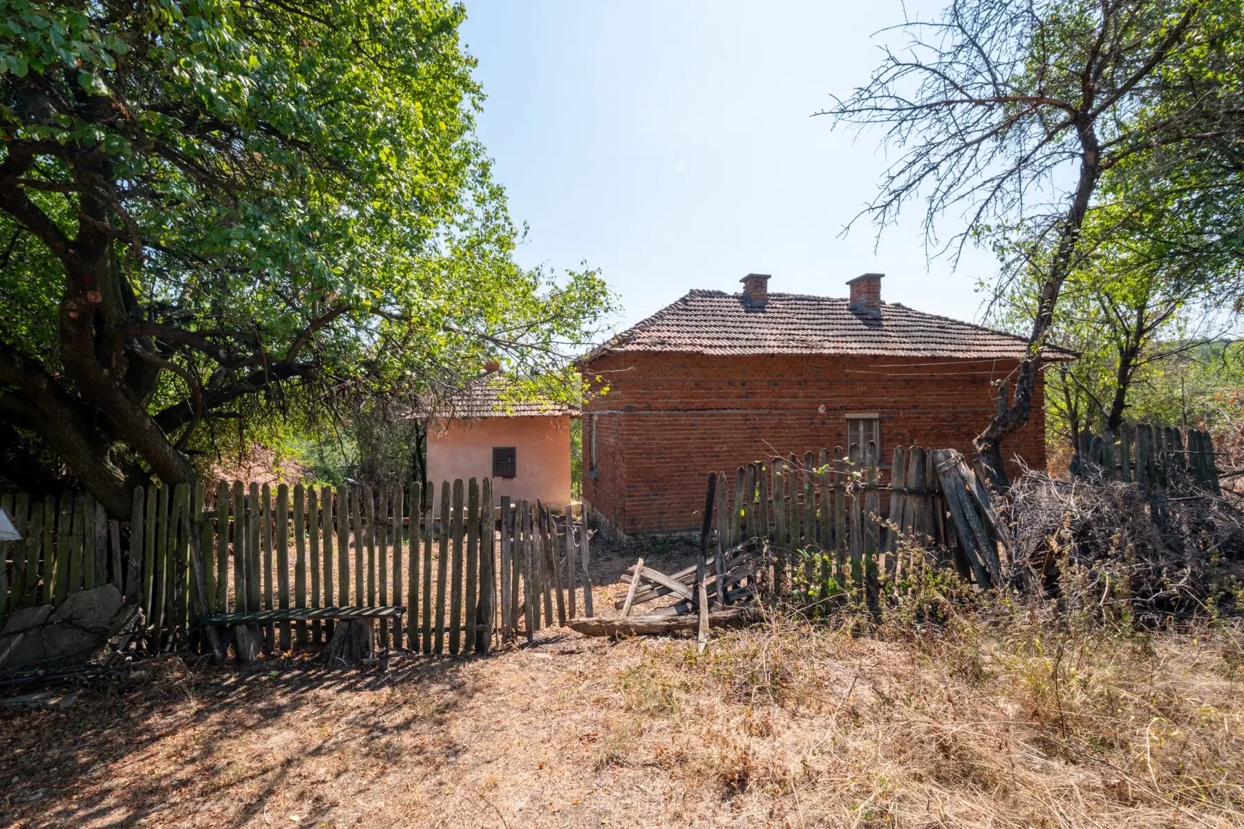 1.467 m2 grond met 2 huizen - Staropatitsa, Vidin - Bulgarije