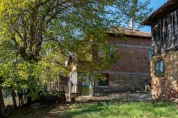 1.835 m² grond met huis en bijgebouw - Izvor Mahala - Bulgarije