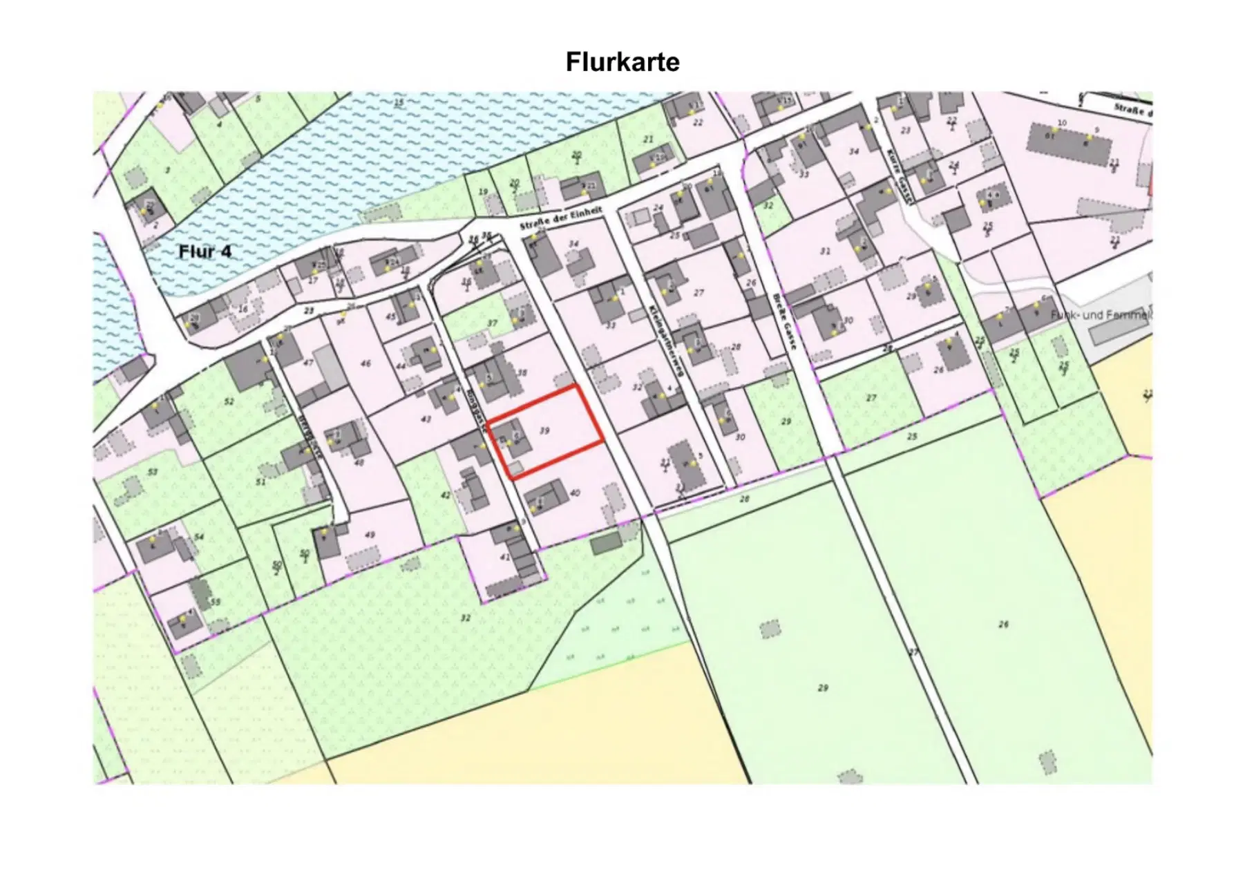 Vakwerkhuis met ruime tuin en bijgebouw op perceel van 821 m² in Dobitschen - Duitsland