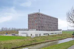 Hotel aan de Bennebroekerweg 530-532 te Hoofddorp