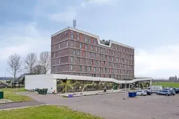 Hotel aan de Bennebroekerweg 530-532 te Hoofddorp