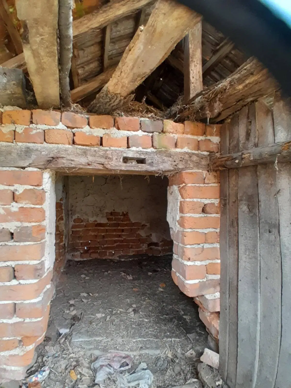 Twee huizen + 750 m² grond en bijgebouwen in Kireevo - Bulgarije