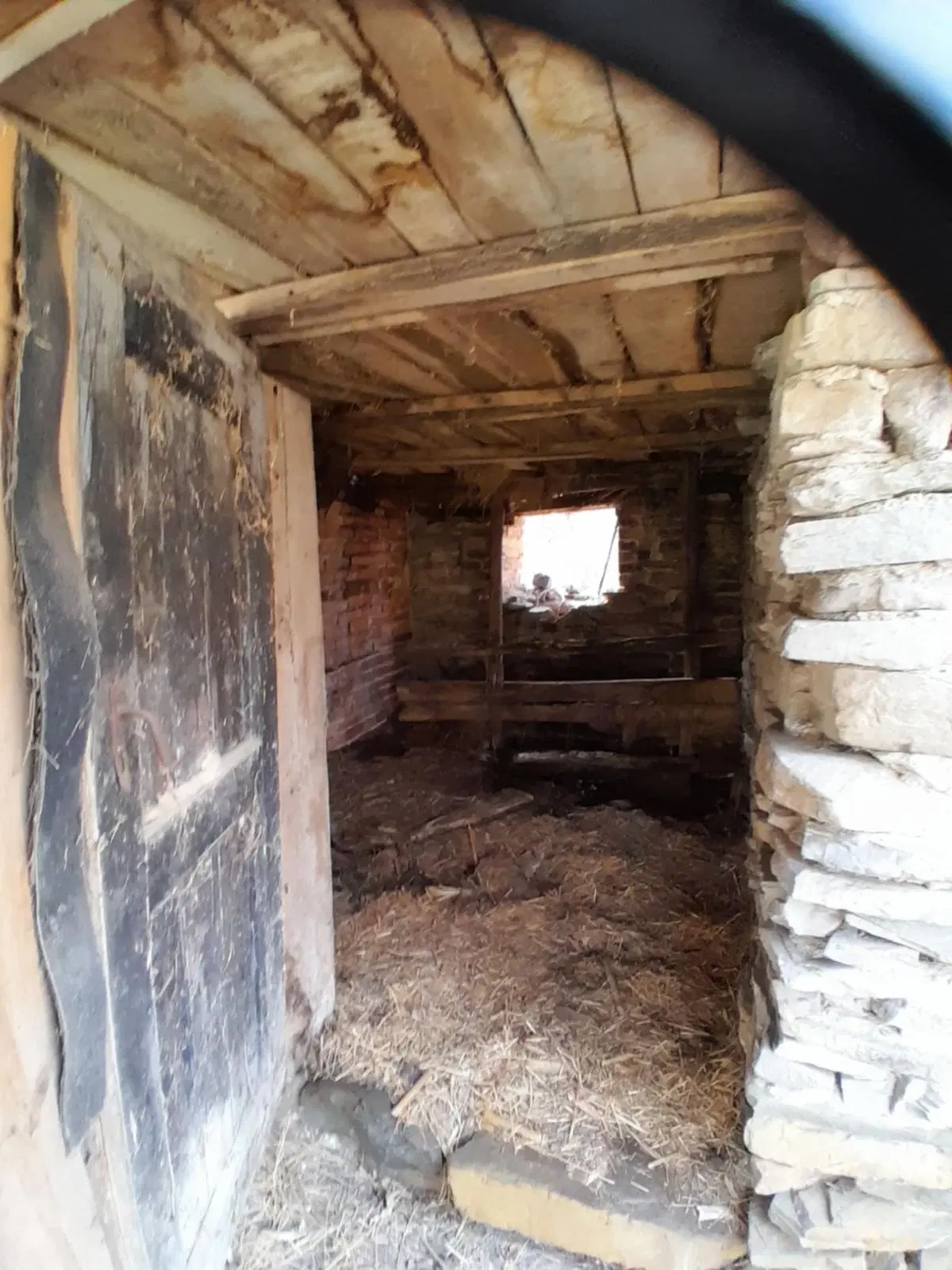 Twee huizen + 750 m² grond en bijgebouwen in Kireevo - Bulgarije