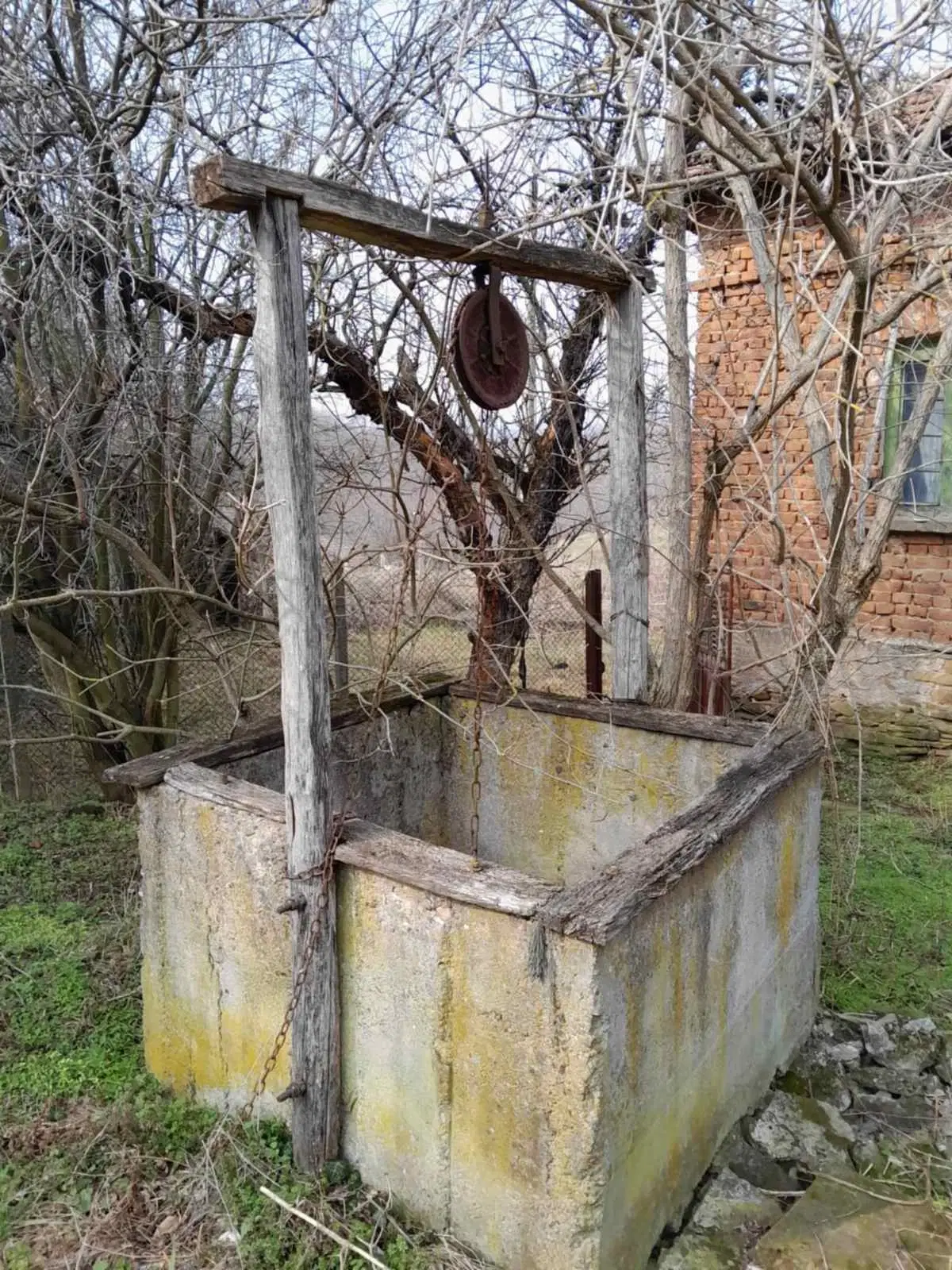 Twee huizen + 750 m² grond en bijgebouwen in Kireevo - Bulgarije