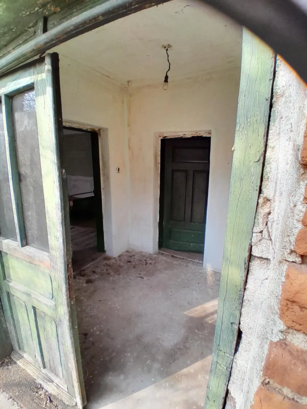 Twee huizen + 750 m² grond en bijgebouwen in Kireevo - Bulgarije