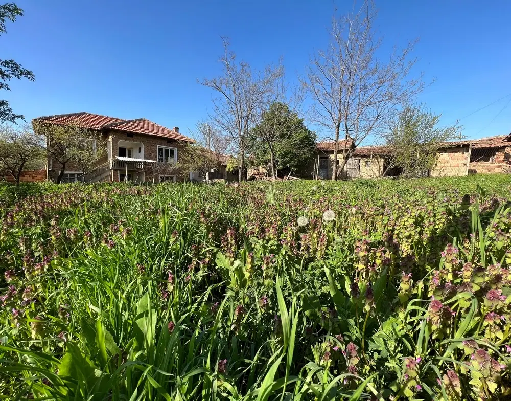Gezinswoning met 800 m² grond met fruitbomen in Ovcha Mogila, Veliko Tarnovo - Bulgarije
