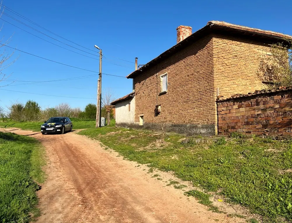Gezinswoning met 800 m² grond met fruitbomen in Ovcha Mogila, Veliko Tarnovo - Bulgarije