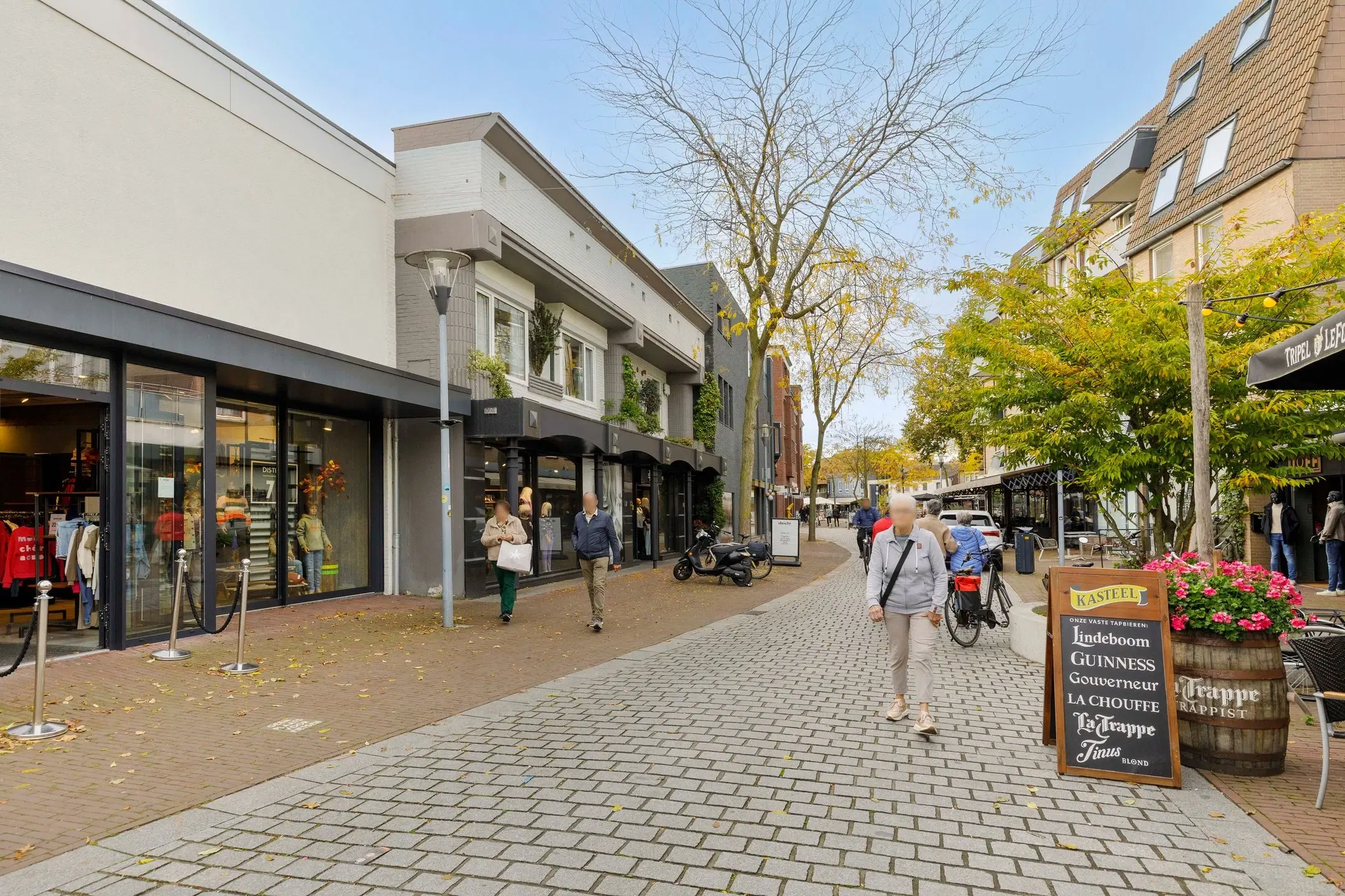 Panningen, Markt 137 139