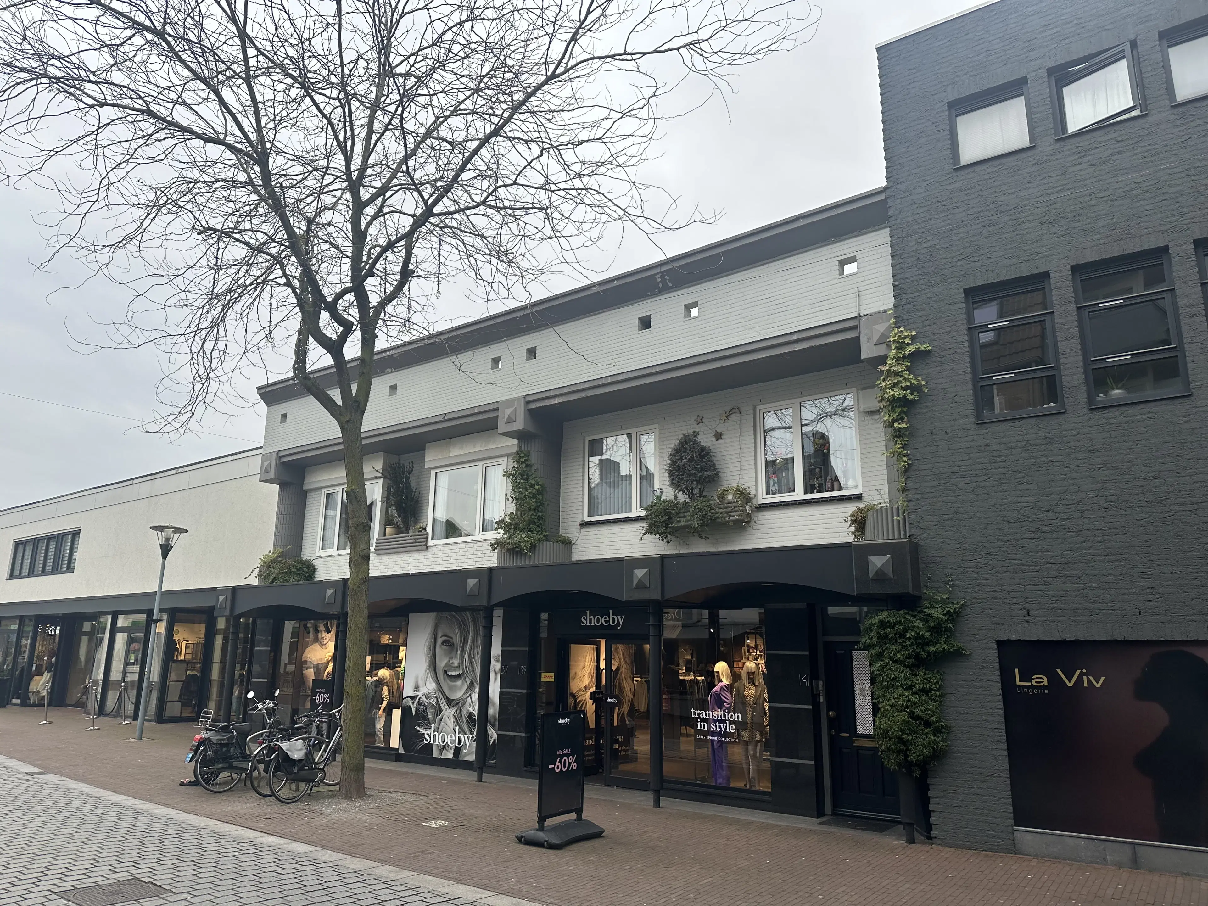 Panningen, Markt 137 139