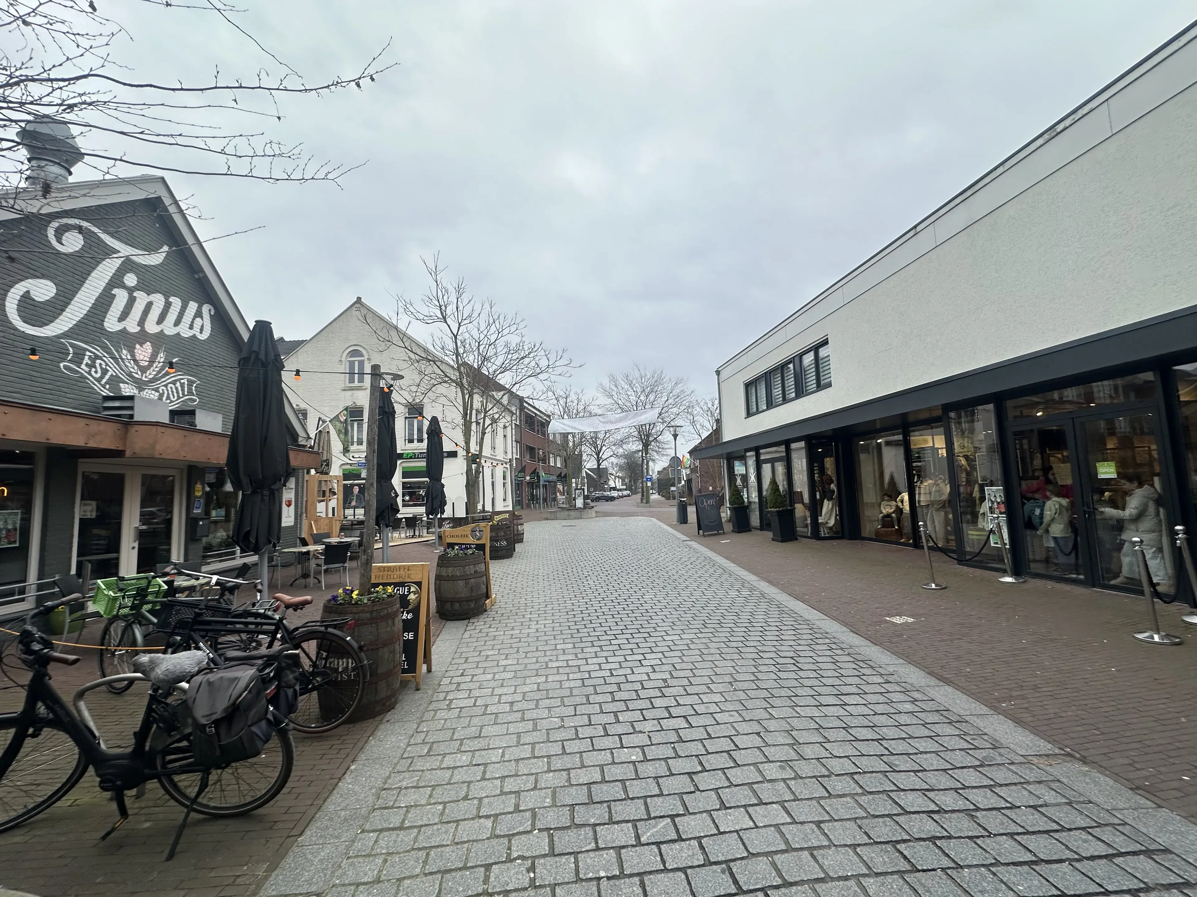 Panningen, Markt 137 139