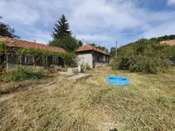 Klassiek Balkanhuis op 2.824 m² bebouwbare grond in Dragomirovo, Veliko Tarnovo - Bulgarije