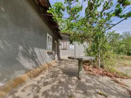 Klassiek Balkanhuis op 2.824 m² bebouwbare grond in Dragomirovo, Veliko Tarnovo - Bulgarije