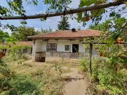 Klassiek Balkanhuis op 2.824 m² bebouwbare grond in Dragomirovo, Veliko Tarnovo - Bulgarije