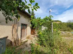 Klassiek Balkanhuis op 2.824 m² bebouwbare grond in Dragomirovo, Veliko Tarnovo - Bulgarije