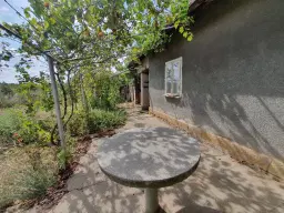 Klassiek Balkanhuis op 2.824 m² bebouwbare grond in Dragomirovo, Veliko Tarnovo - Bulgarije