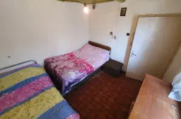 Klassiek Balkanhuis op 2.824 m² bebouwbare grond in Dragomirovo, Veliko Tarnovo - Bulgarije