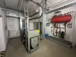 500 m² ondergrondse militaire bunker met gebouwen en richtstraaltoren op totaal perceel van 16.500 m² in Cölpin, Mecklenburg-Vorpommern - Duitsland