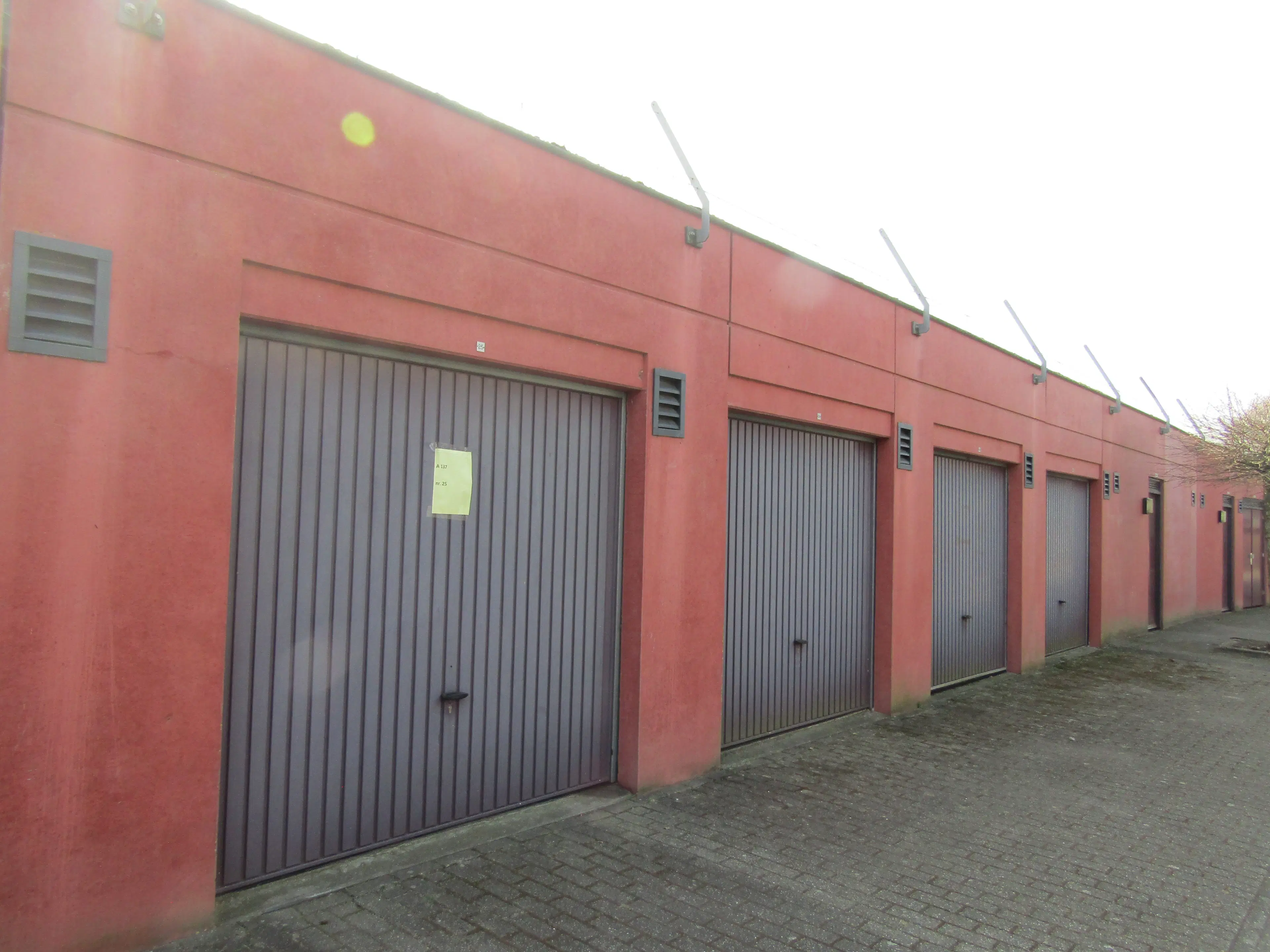 Garagebox nr. 25 a/d Vlaemsche Hoeve te Vlijmen