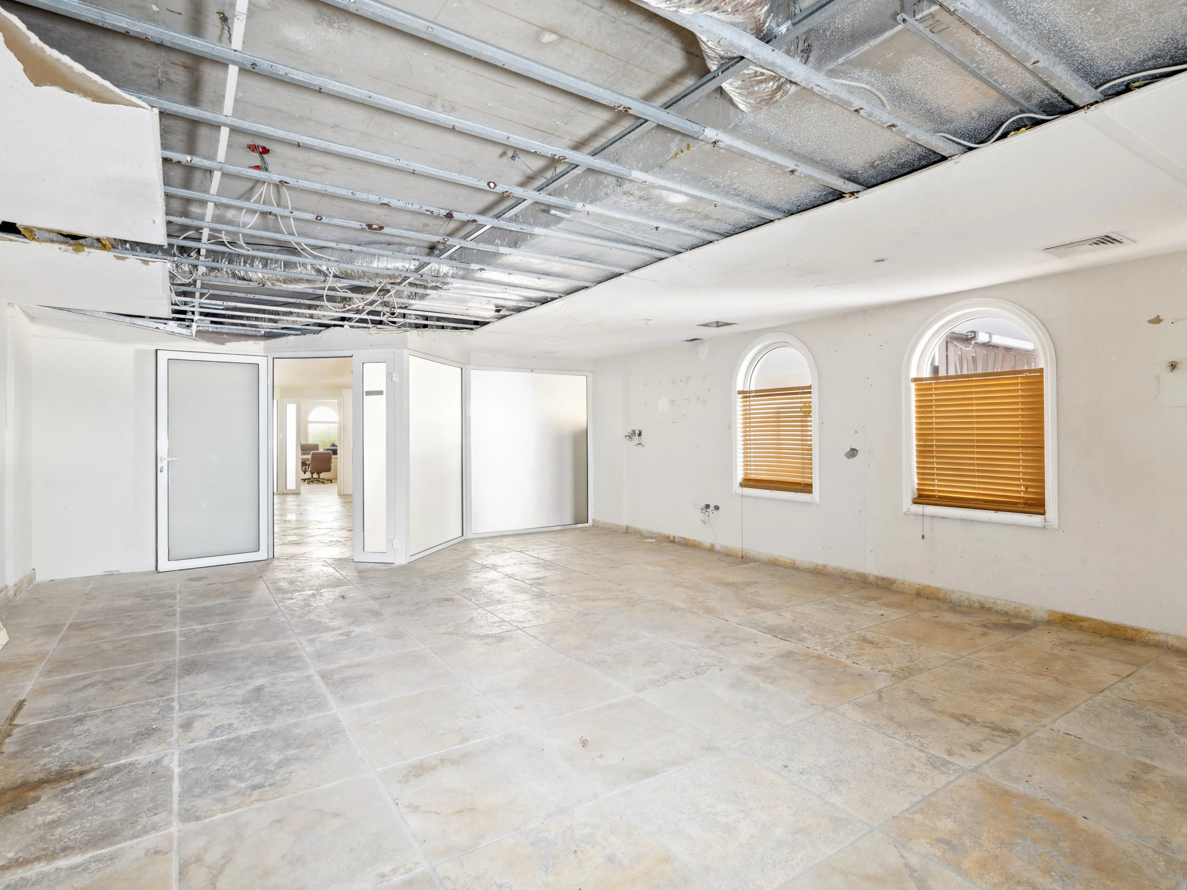 Lobby / Kantoor (A-3) gelegen in Tower Building van Rainbow Beach Club te Cupecoy (Sint Maarten)