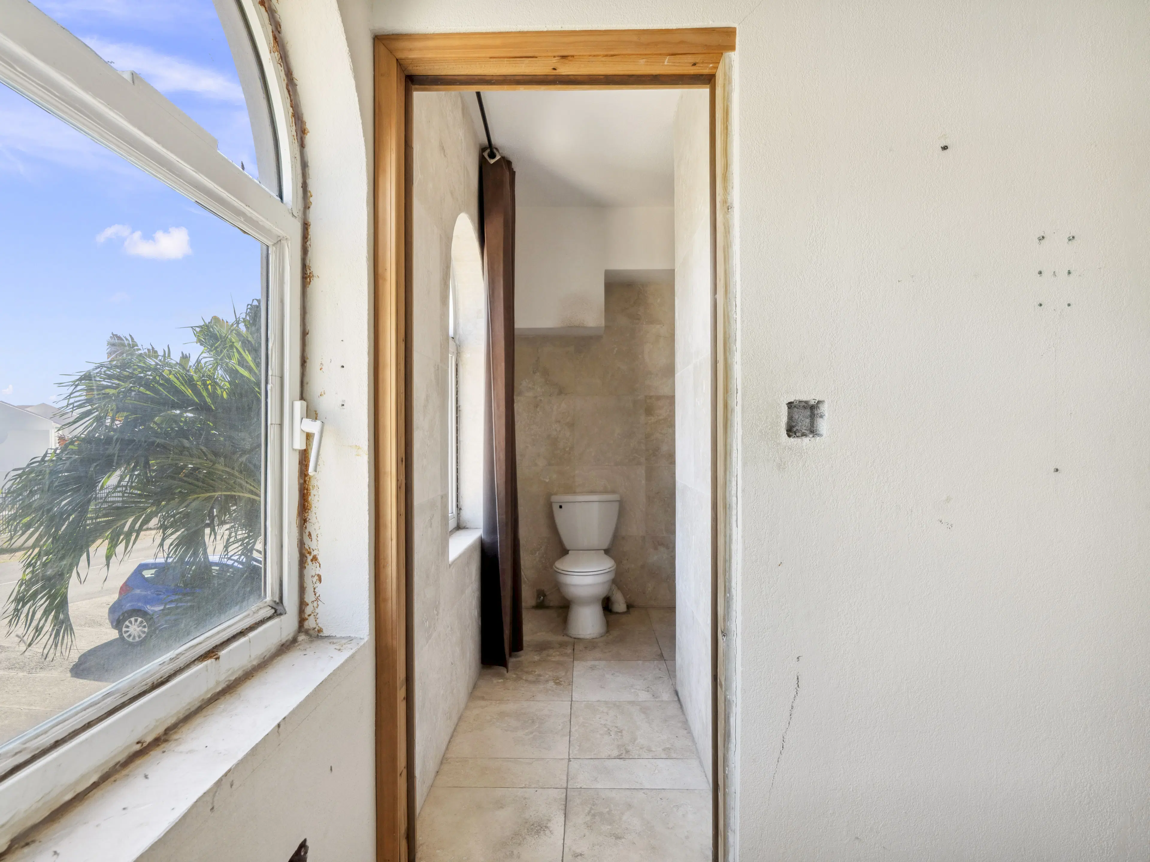 3 parking studio apartment units (A-13) gelegen in Tower Building van Rainbow Beach Club te Cupecoy (Sint Maarten)