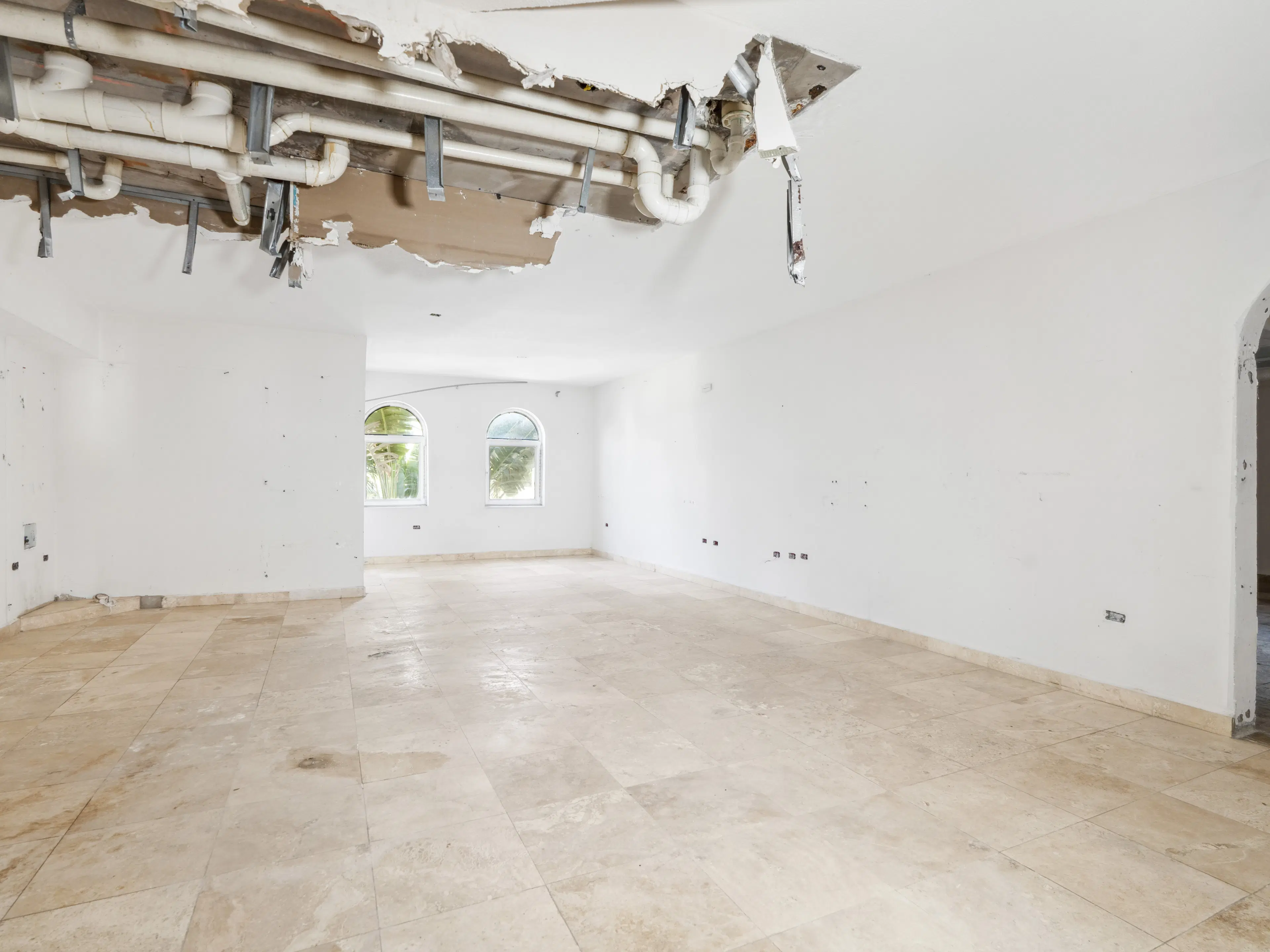 3 parking studio apartment units (A-13) gelegen in Tower Building van Rainbow Beach Club te Cupecoy (Sint Maarten)