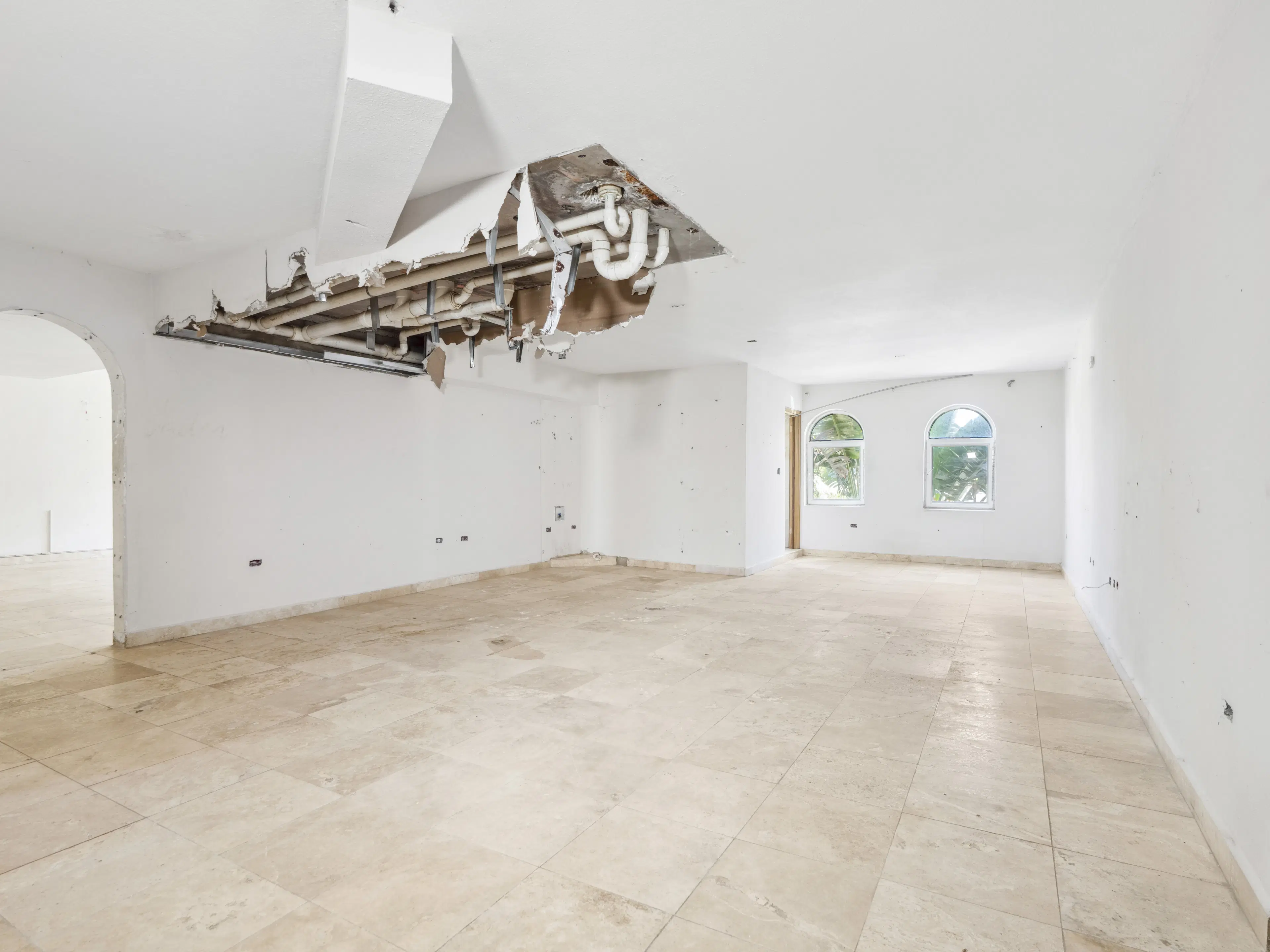 3 parking studio apartment units (A-13) gelegen in Tower Building van Rainbow Beach Club te Cupecoy (Sint Maarten)