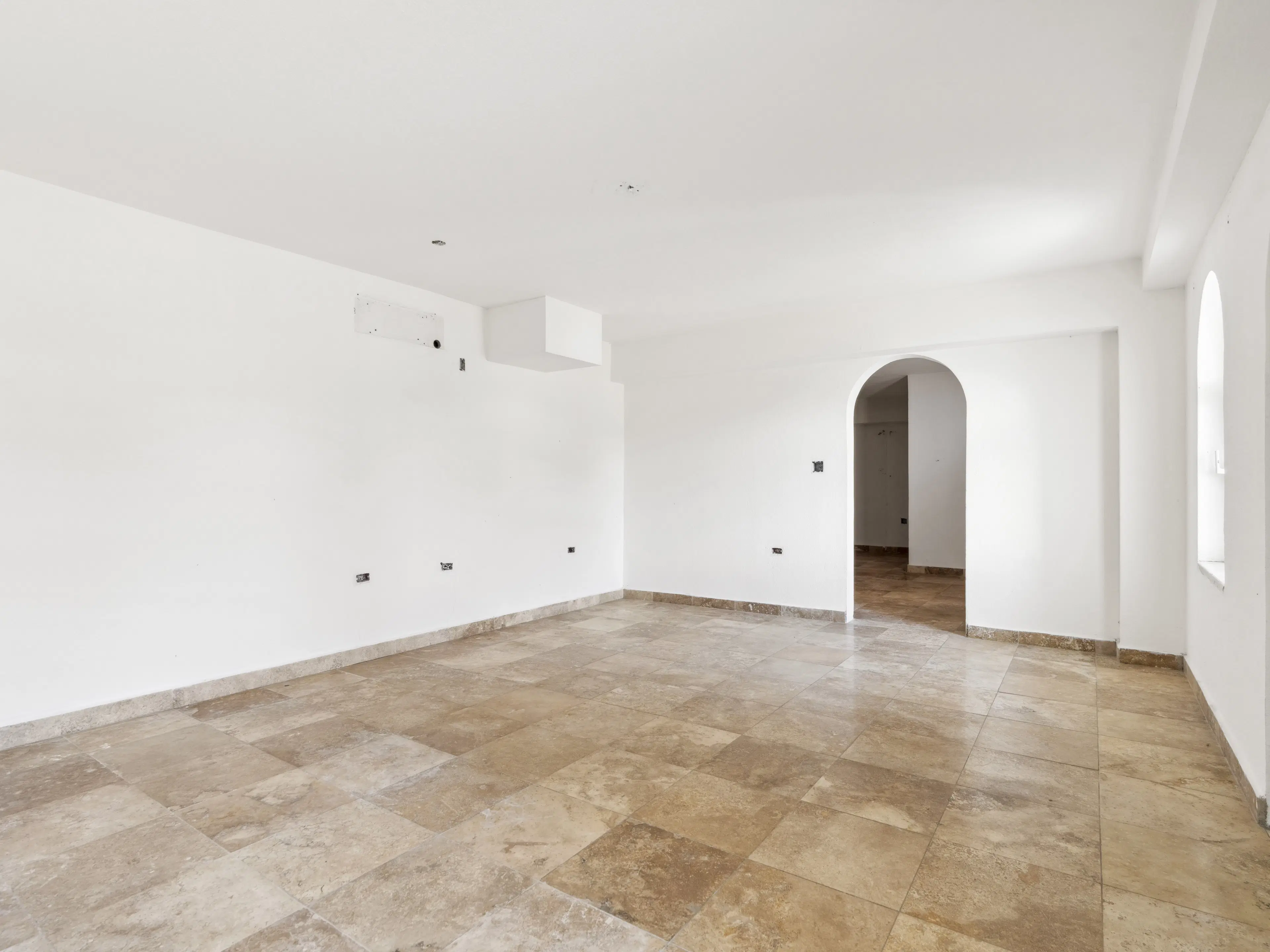 3 parking studio apartment units (A-13) gelegen in Tower Building van Rainbow Beach Club te Cupecoy (Sint Maarten)