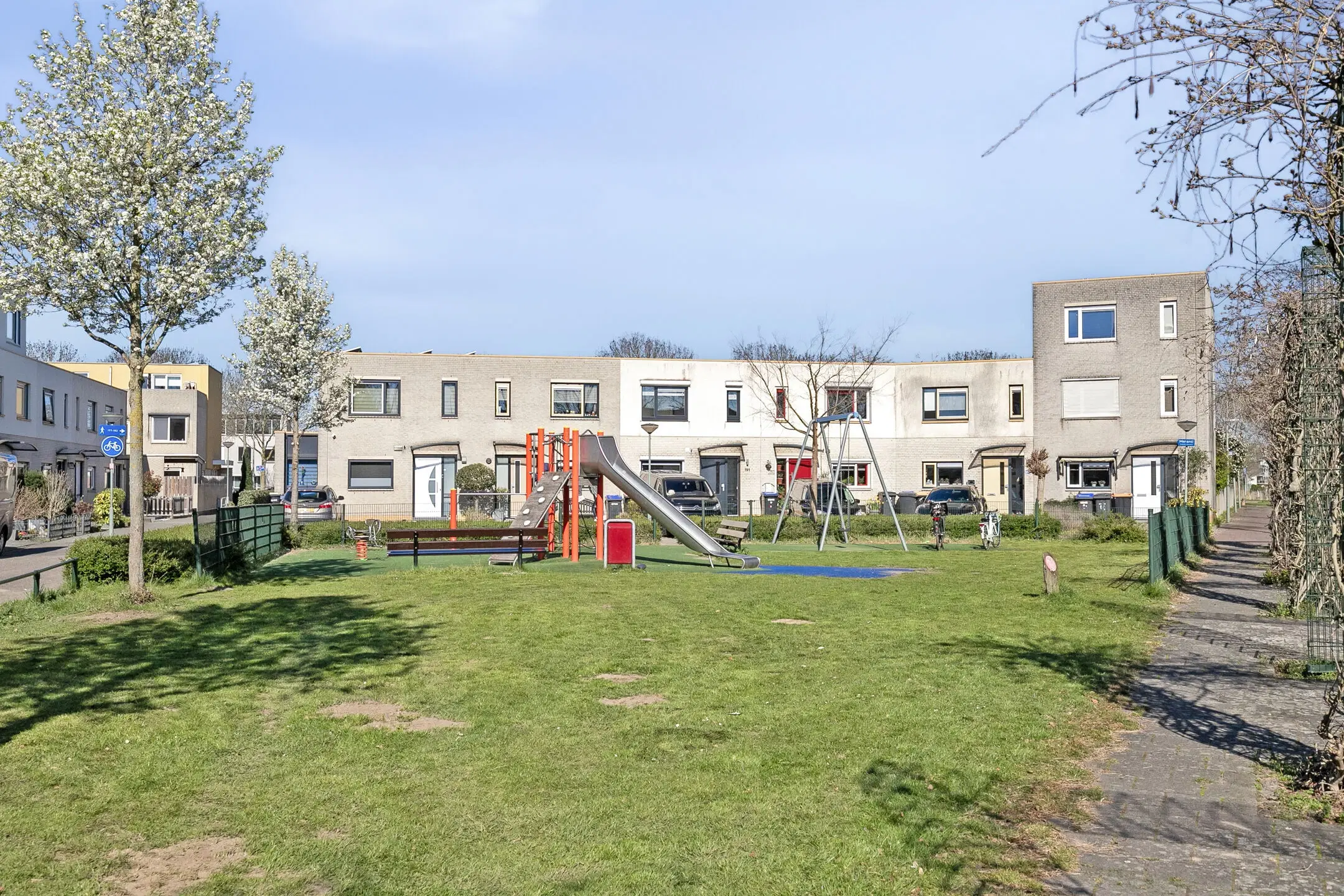 Dordrecht, Meranti 204