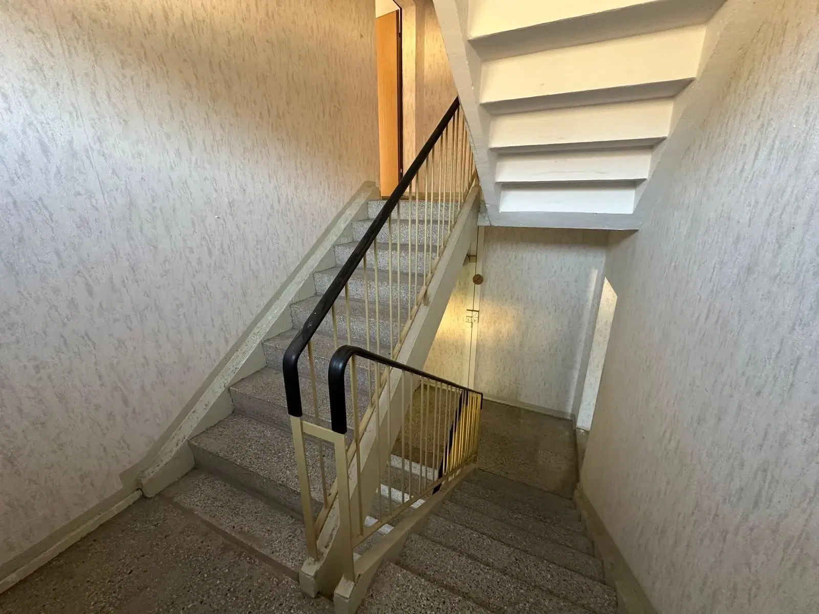 40 appartementen, bouwjaar 1987, op 2.378 m² perceel met parkzicht in Wiehe Halle, Leipzig - Duitsland