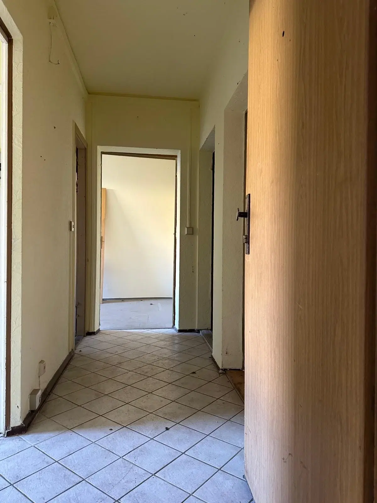40 appartementen, bouwjaar 1987, op 2.378 m² perceel met parkzicht in Wiehe Halle, Leipzig - Duitsland