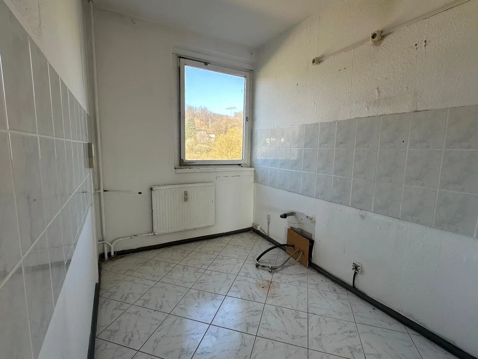 40 appartementen, bouwjaar 1987, op 2.378 m² perceel met parkzicht in Wiehe Halle, Leipzig - Duitsland