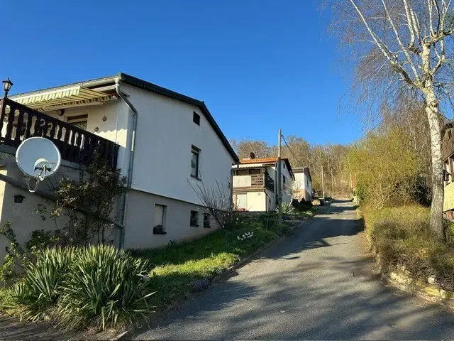 40 appartementen, bouwjaar 1987, op 2.378 m² perceel met parkzicht in Wiehe Halle, Leipzig - Duitsland
