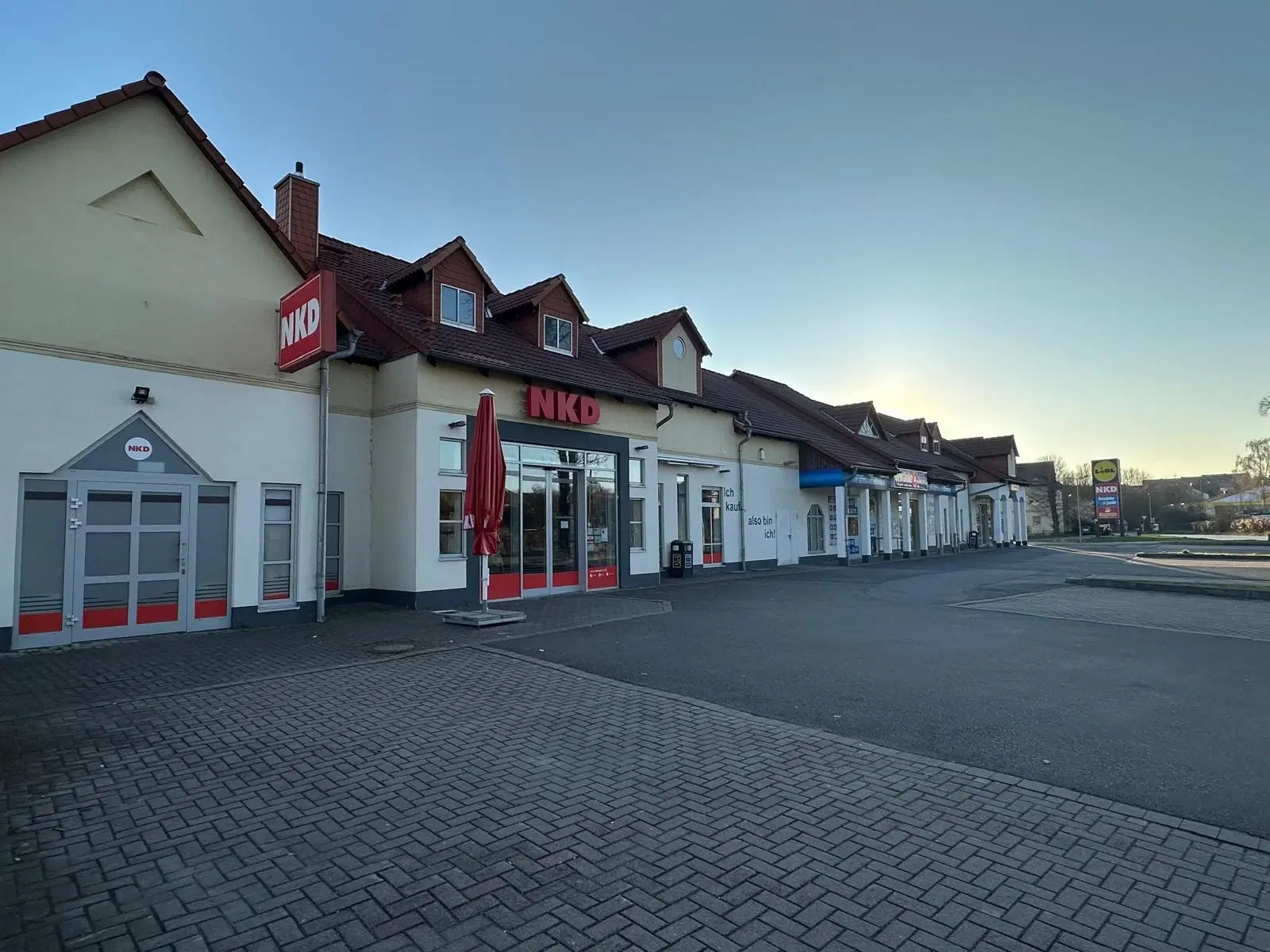 40 appartementen, bouwjaar 1987, op 2.378 m² perceel met parkzicht in Wiehe Halle, Leipzig - Duitsland