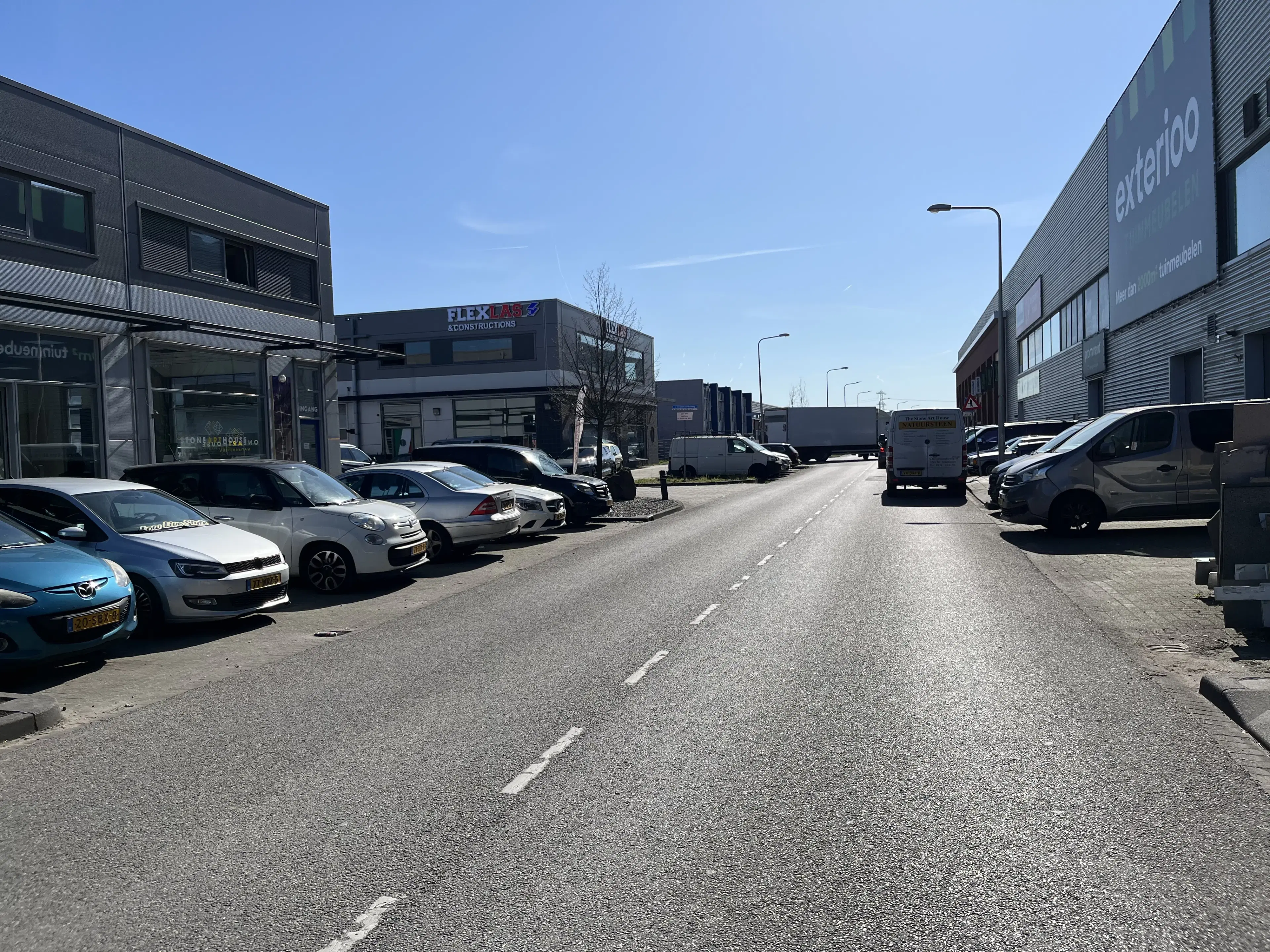 6 parkeerplaatsen a/d 's Gravenzandseweg te Wateringen