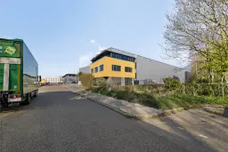 Alphen aan den Rijn, Distributieweg 33-35