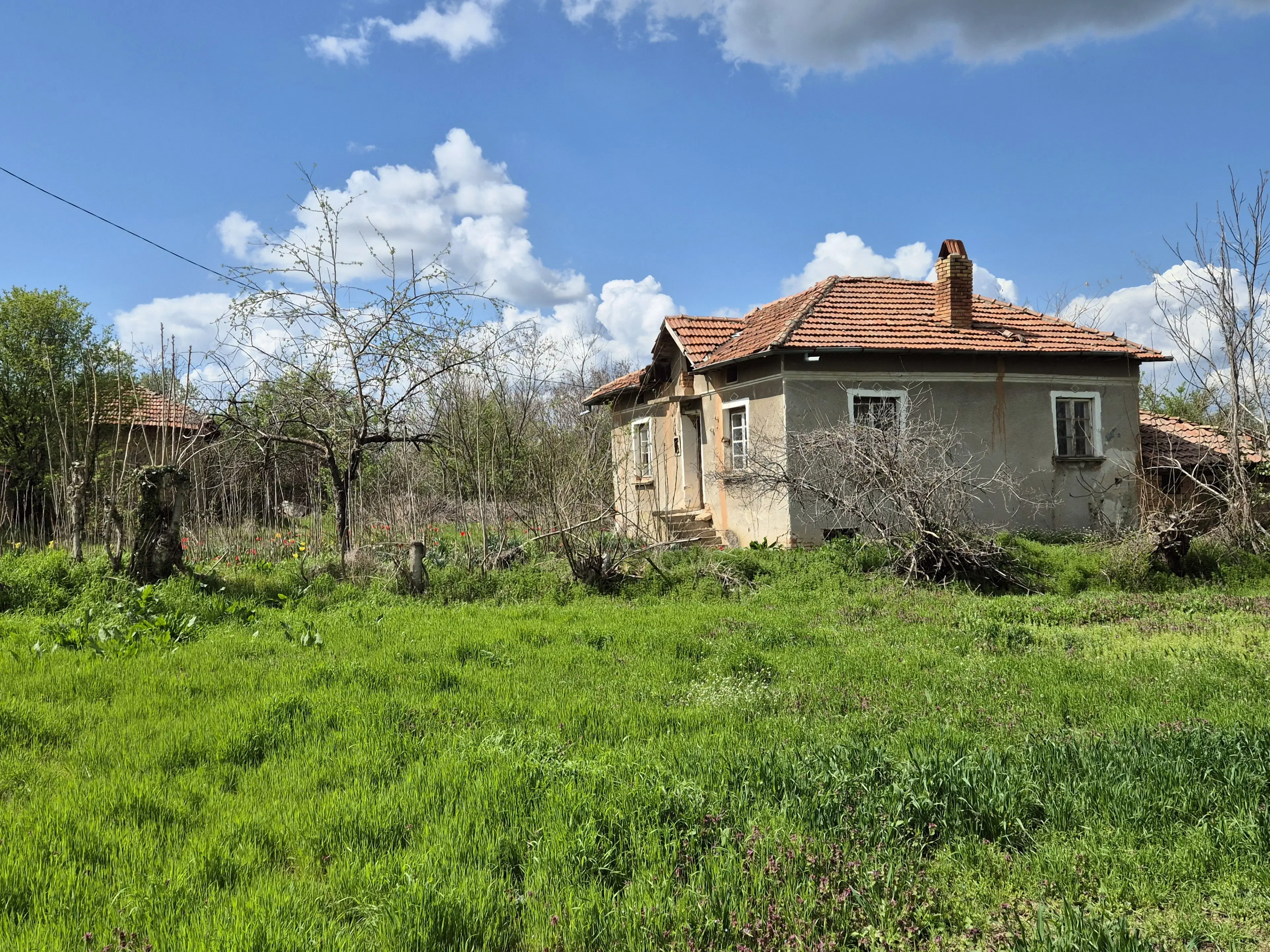 Huis + bijgebouw + 1.700 m² grond in Chervena, Veliko Tarnovo - Bulgarije