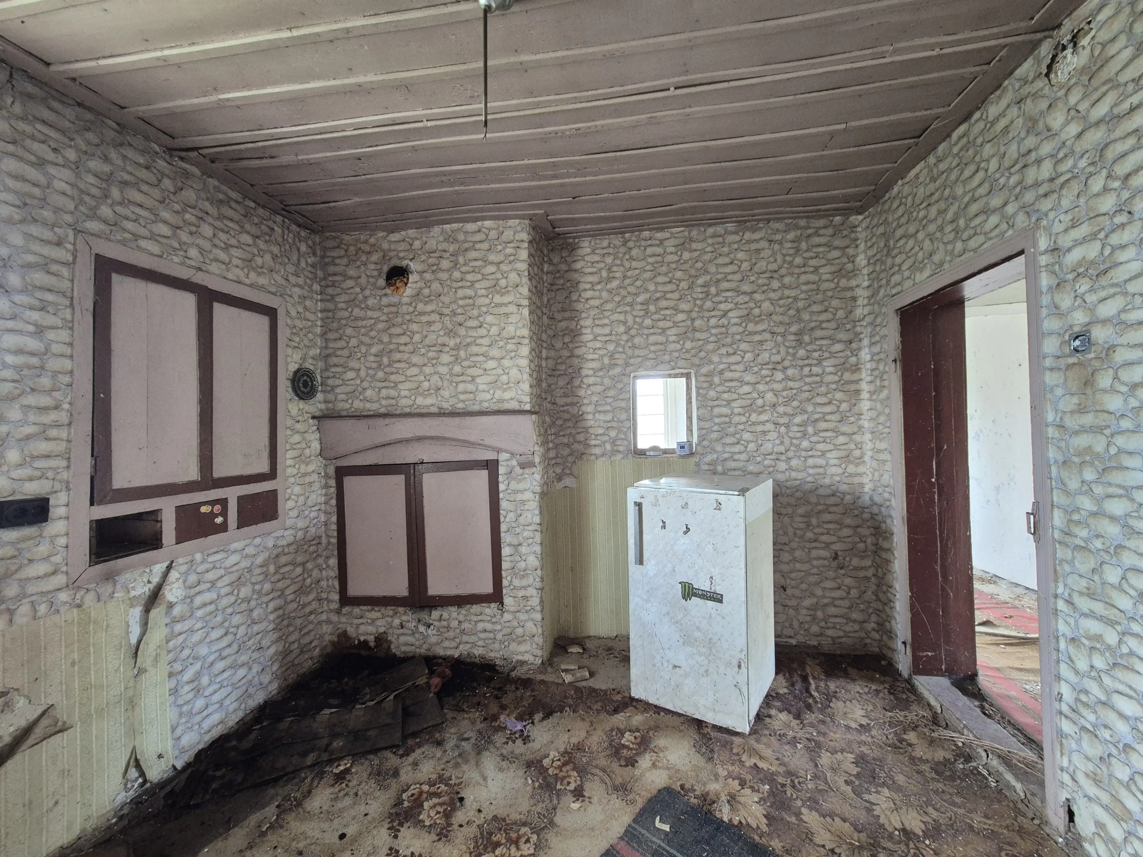 Huis + bijgebouw + 1.700 m² grond in Chervena, Veliko Tarnovo - Bulgarije