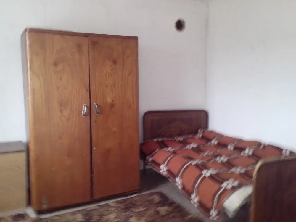 Huis + bijgebouw + 1.700 m² grond in Chervena, Veliko Tarnovo - Bulgarije