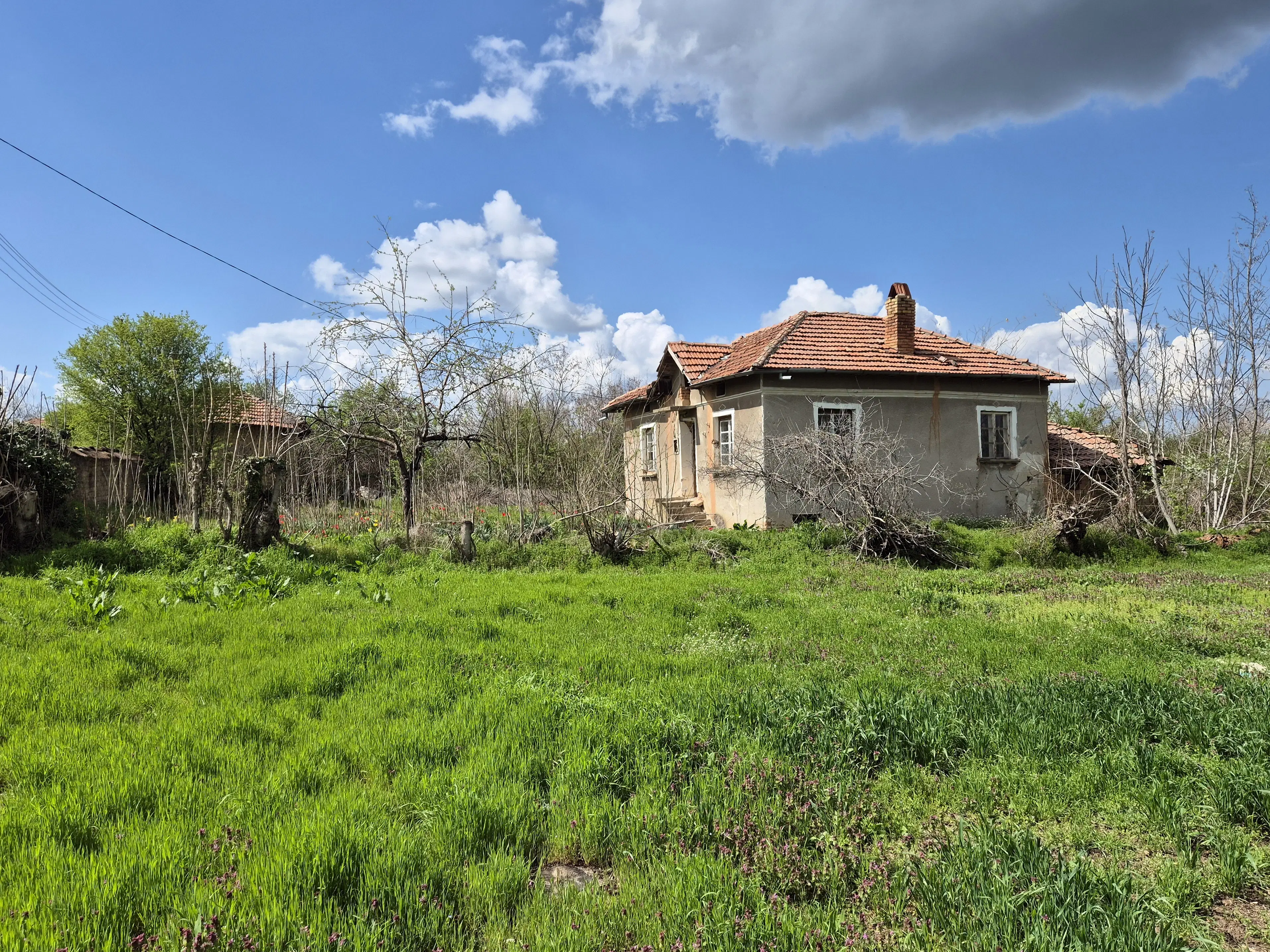 Huis + bijgebouw + 1.700 m² grond in Chervena, Veliko Tarnovo - Bulgarije