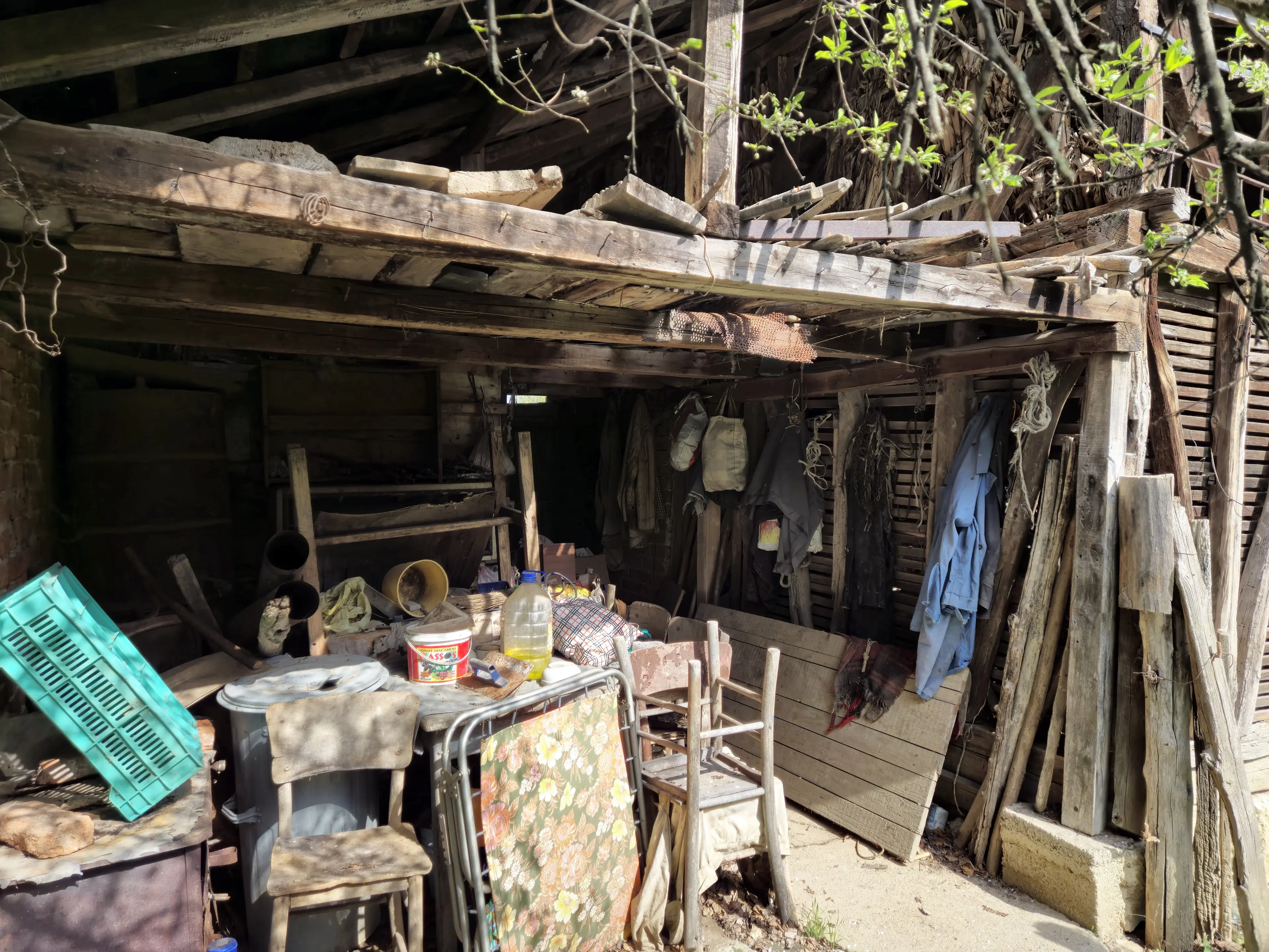 Balkan-stijl klassiek huis, schuur en 2 percelen totaal 1.478 m² in Tsar Petrovo - Bulgarije
