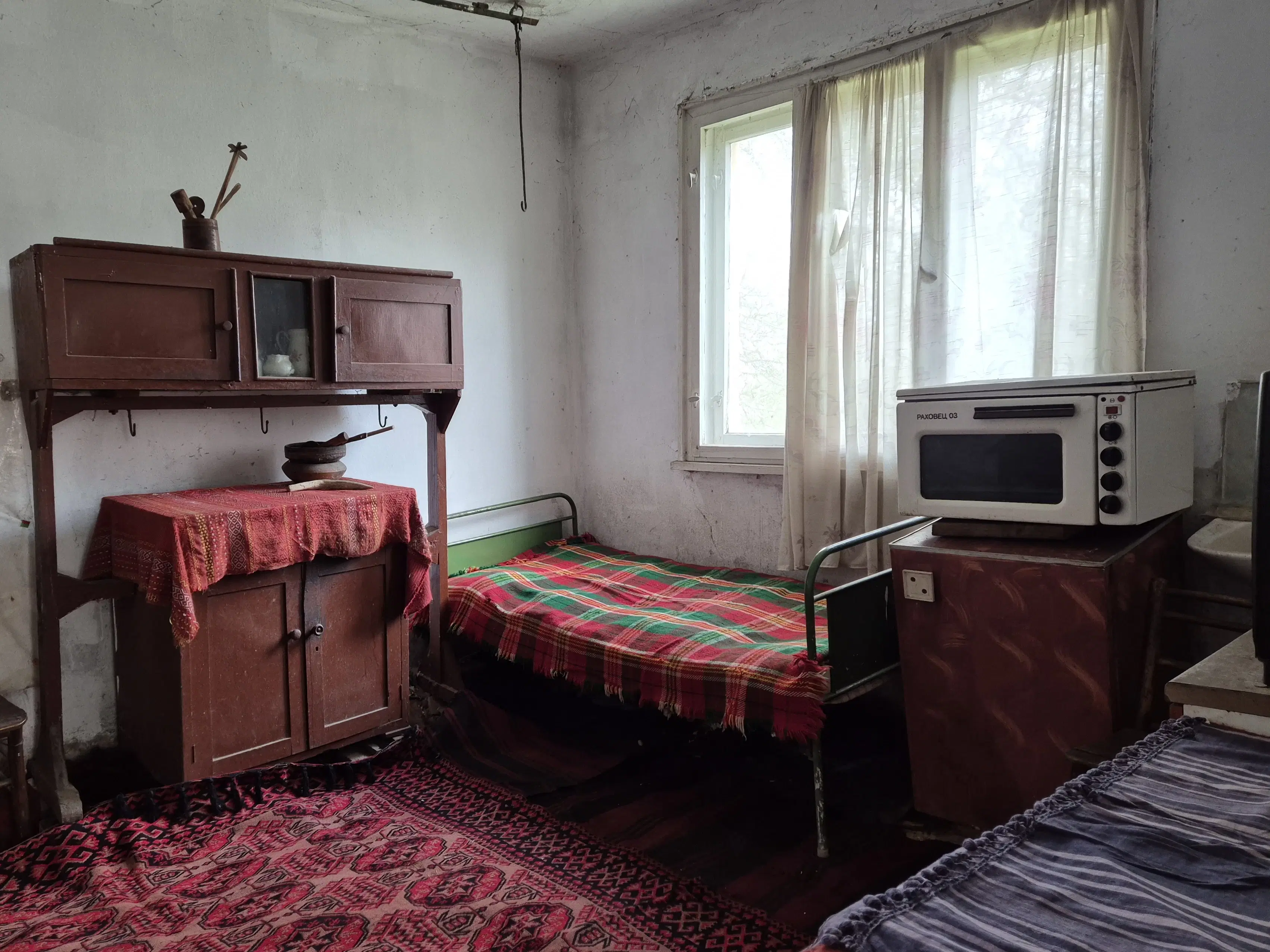 Balkan-stijl klassiek huis, schuur en 2 percelen totaal 1.478 m² in Tsar Petrovo - Bulgarije